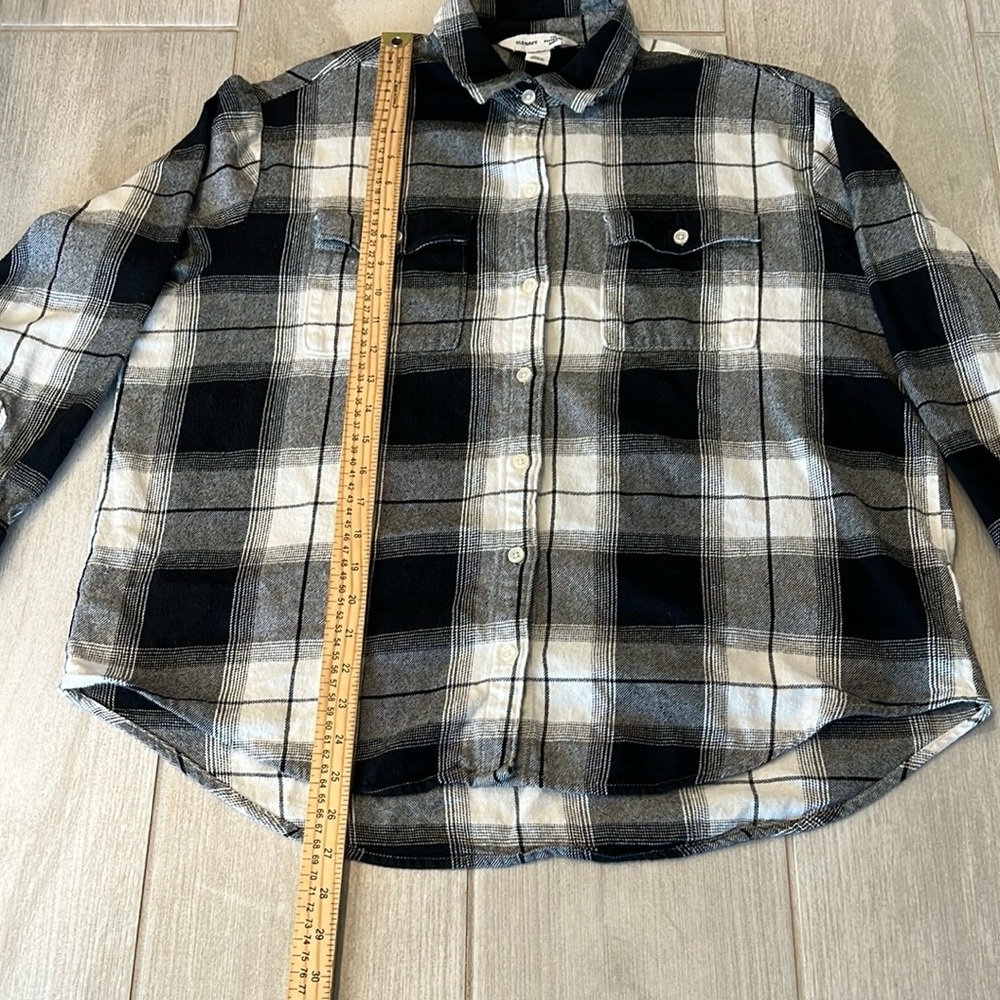 ✨5/$25 Old Navy Black and White Plaid Button-Up Shirt, Size L - Picture 6 of 7